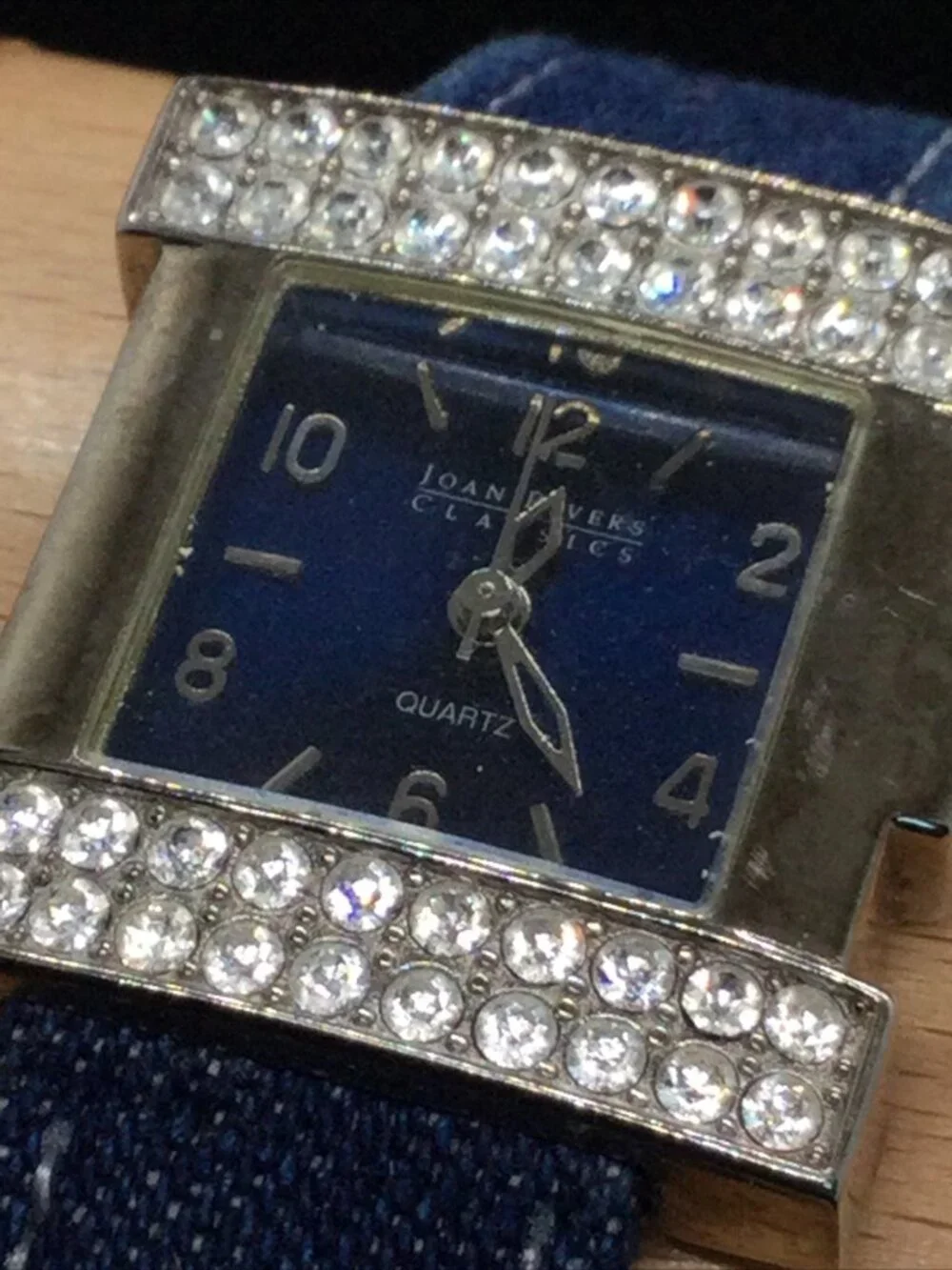 Vintage Joan Rivers Classic Ladies Watch 6.5” Blue Denim Band 23.0mm Case